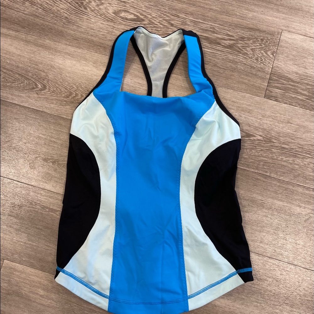 Lululemon race back tank, size 8, GREAT CONDITION